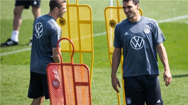Gosens hofft für Kumpel Hummels: Abenteuer geht jetzt los Gosens und Hummels kennen sich auch von der Nationalmannschaft.