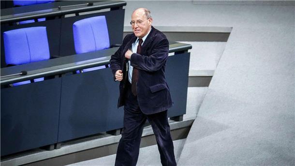 Gregor Gysi hat sich auf den Weg gemacht.