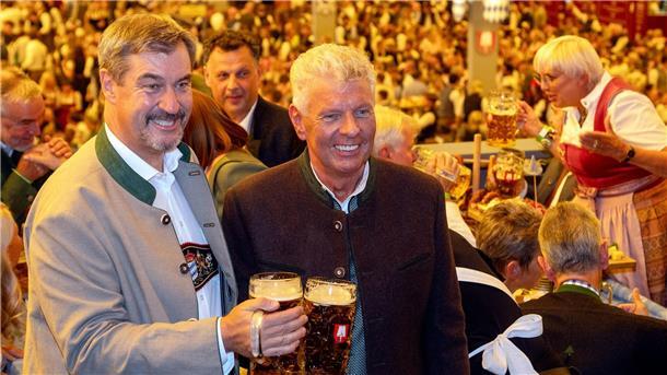 Söder lobt in Lederhose: Wiesn „einfach besser“ als Berlin Große-Oktoberfest-Koalition: Markus Söder (l.) und Dieter Reiter