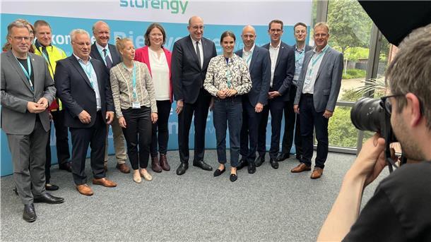Großer Auflauf im Harsefelder Rathaus: Wirtschaft, Politik und Verwaltung wollen das Thema Wasserstoff in der Region voranbringen.