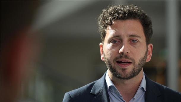 Grüne und Linke: Merz „Stadtbild“-Spruch fatal Grünen-Chef Felix Banaszak übte heftige Kritik. (Archivfoto)