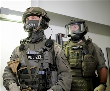 GSG9-Spezialeinsatzkräfte beim Besuch des Bundesinnenministers in der neuen Bundespolizeidirektion.