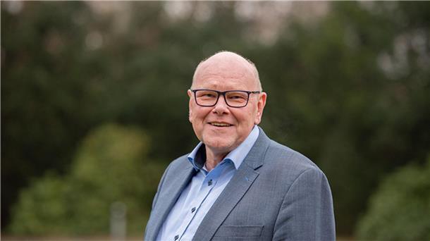 Katholische Kirche organisiert sich im Oldenburger Land neu Günter Eilers soll ein Konzept erstellen für die Zukunft der Katholischen Kirche im Oldenburger Land.