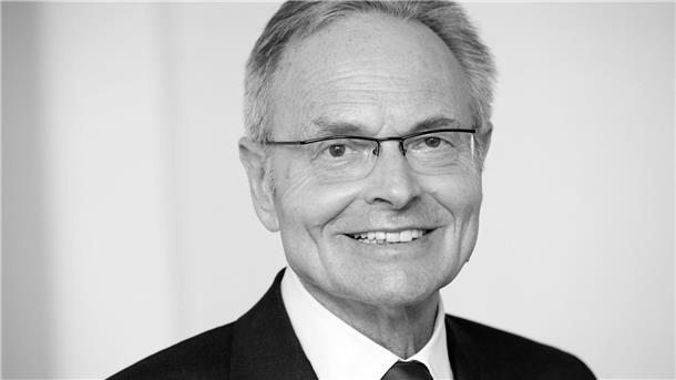 Brillenkönig mit Cuxhavener Wurzeln: Günther Fielmann ist tot Günther Fielmann, Vorstandsvorsitzender der Fielmann AG, ist tot. Der Gründer der gleichnamigen Optikerkette starb am 3. Januar im Alter von 84 Jahren in seinem Wohnort Lütjensee in Schleswig-Holstein.