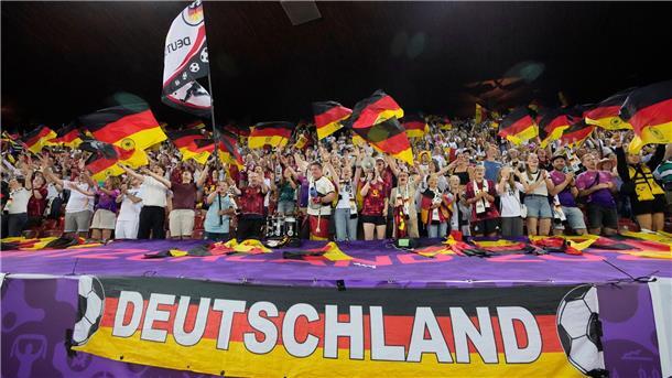 Gute Stimmung unter den Deutschland-Fans - aber nur vor dem Spiel.