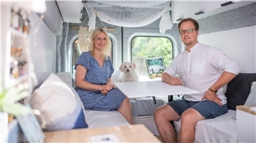 Haben Tipps fürs Leben im Van: Die Bremerhavener Spieleerfinder Dorothee und Jonas Hufer.