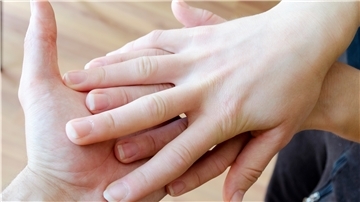 Hand in Hand arbeiten alle an der Oberschule Rodenkirchen daran, dass jeder eine Chance auf den Einstieg ins Berufsleben hat - so wie Jana Zurheiden.