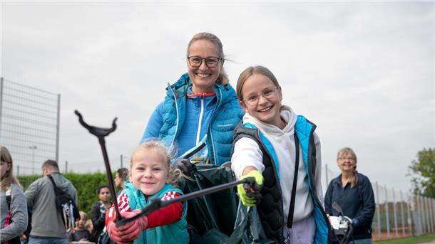 Hanna, Caroline und Laura Biela beteiligten sich an der Sammelaktion.