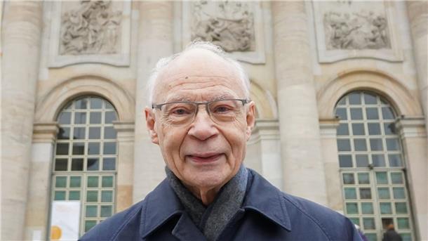 Ehemaliger ZdK-Präsident Meyer ist tot Hans Joachim Meyer ist tot. Der fühere ZdK-Präsident ist im Alter von 87 Jahren gestorben.
