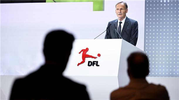 Hans-Joachim Watzke spricht auch über mögliche Spiele im Ausland - und hat eine klare Meinung.