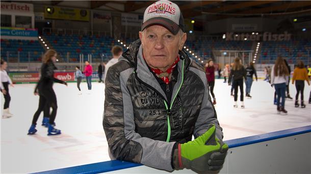 Hans-Jürgen Hellbach nutzt jede Gelegenheit zum Eislaufen. Seit Jahrzehnten läuft er in Bremerhaven.