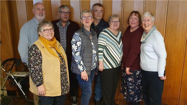 Hans-Peter Grimm (von links), Marion Grimm, Rolf Lankenau, Ute Schnackenberg, Johannes Bohling, Marlies Giese, Jutta Hagedorn, Ulrike Stauch.