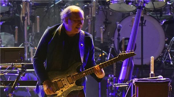 Filmkomponist Hans Zimmer: „Ich werde nie den Job wechseln“ Hans Zimmer steht gemeinsam mit seinen Musikern und dem Odessa Orchestra in Hamburg auf der Bühne.