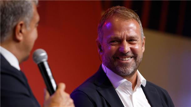 „Bammental is my home“: Flick will bei Barça in Peps Spuren Hansi Flick scherzt bei seiner Vorstellung.