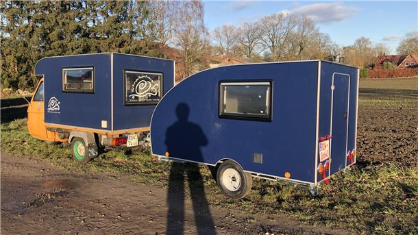 Harald Prien baut in seiner Tischlerei in Ostertimke Mini-Wohnwagen und -mobile: Schneckenhäuser auf Rädern.