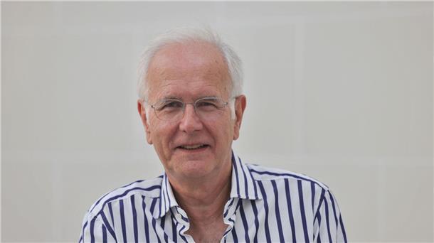 Harald Schmidt verspottet Nato-Generalsekretär Mark Rutte wegen dessen Nähe zu US-Präsident Donald Trump.