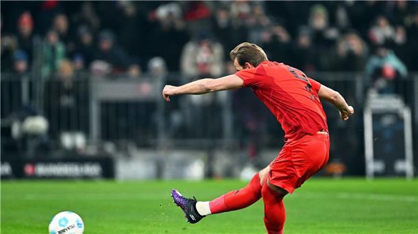 Elfmeter-„Alien“ Kane und ein ungestörter Fokus auf Celtic Harry Kane verwandelt Elfmeter Nummer 28 zum 1:0 gegen Bremen.