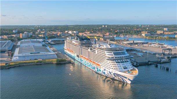 „MSC Euribia“ startet von Kiel gen Norden Hat in Kiel ihren sommerlichen Heimathafen: die „MSC Euribia“. Eckardt