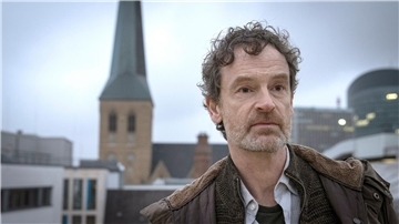 Hauptkommissar Peter Faber (Jörg Hartmann) ermittelt weiter.