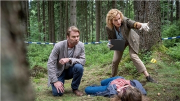 Hauptkommissar Robert Winkler (Kai Scheve) und Rechtsmedizinerin Charlotte von Sellin (Adina Vetter) versuchen den Mord an Katja Hartmann (Odine Johne) aufzuklären.