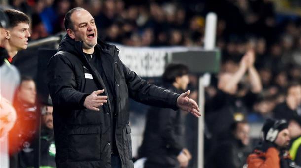 Heidenheims Coach Schmidt wird deutlich: „Vorgeführt worden“ Heidenheims Trainer Frank Schmidt war mit dem Conference-League-Spiel bei Istanbul Basaksehir überhaupt nicht zufrieden.