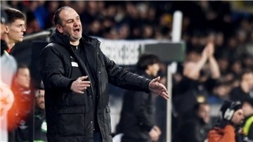 Heidenheims Trainer Frank Schmidt war mit dem Conference-League-Spiel bei Istanbul Basaksehir überhaupt nicht zufrieden.
