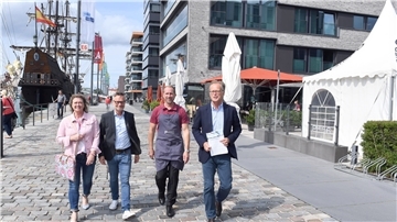 Heike und Thilo Kelling, Gastronom Steffen Heumann und Jörg Schulz (von links) vom Vorstand der Bürgerstiftung freuen sich auf einen völlig neuen Benefiz-Bürger-Brunch.