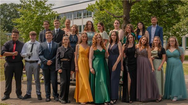 Heinrich-Heine-Schule10e,  Von oben rechts: Luca-Joel Kohnke, Oliver Frank, Dani...