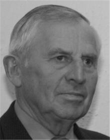Schwarz-Weiß-Porträtfoto von Heinrich Tienken