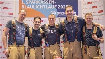 Helden im Einsatz – sportlich, mit Feuer und Flamme.