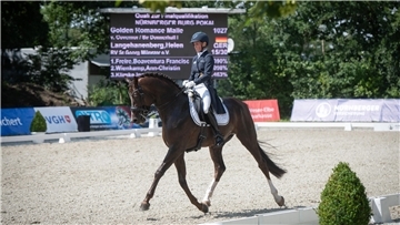 Helen Langehanenberg auf Golden Romance Malleret.