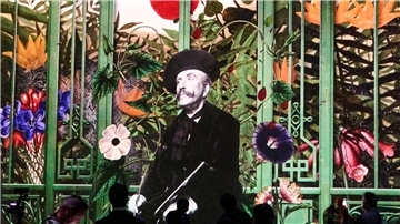 Henri Rousseau malte Gemälde mit Ölfarben. Die werden jetzt mit Lichttechnik vorgeführt.