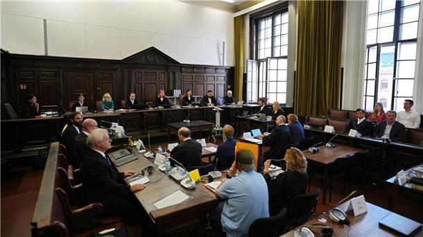 Heute geht im Gerichtssaal des Landgerichts Hamburg die Befragung von Stephan Hensel weiter. 