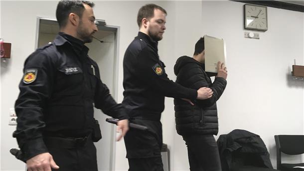 Heute hatte im Prozess gegen den 21 Jahre Angeklagten erst der Staatsanwalt der Wort. Am Nachmittag folgt das Urteil.