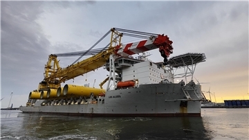 Hier gehen die Monopiles auf die Reise. Sie wurden unter anderem bei Steelwind in Blexen gebaut.