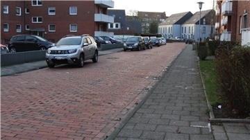 Hier, in der Straße Hörn, wurde der 56-Jährige am 24. Dezember 2023 tot aufgefunden. Jetzt hat die Staatsanwaltschaft Stade Anklage erhoben.