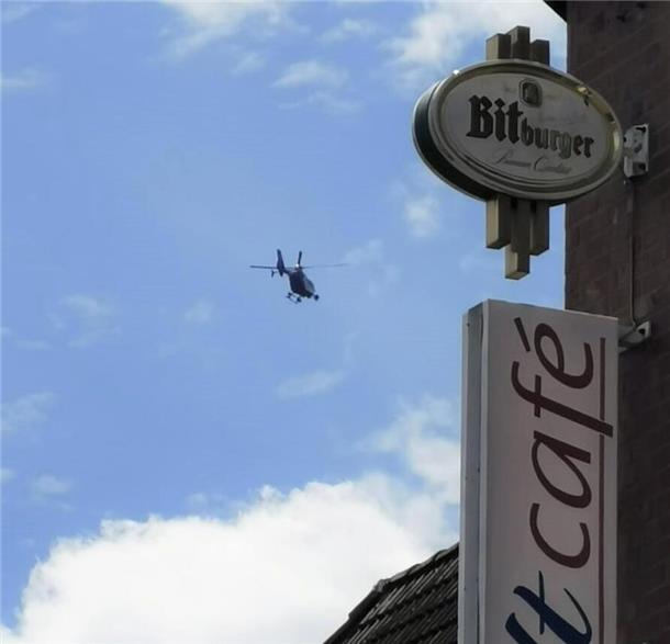 Hubschrauber über der Nordenhamer Innenstadt