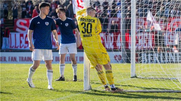 Hier ist nur der Torwart im Tor: Doch der Rostocker FC kassierte bereits über 100 Gegentore.