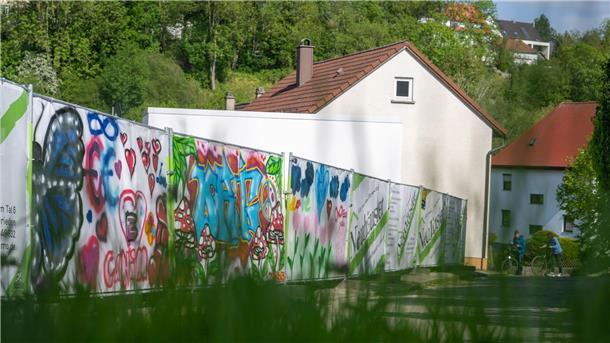 Illerkirchberg und der Wunsch nach Ruhe Hier stand einst eine Flüchtlingsunterkunft. Vor dieser soll ein Asylbewerber aus Eritrea zwei Mädchen mit einem Messer attackiert haben.