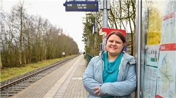 Hilke Hochheiden am Bahnhalt Wremen
