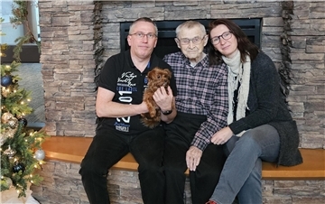Hinrich Holschen (Mitte) mit Christian und Birgit Kück.
