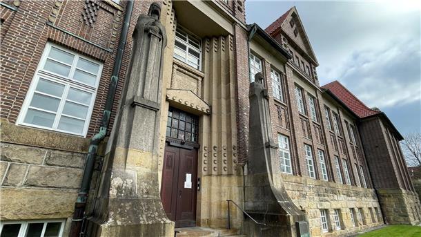 Fassade des Nordenhamer Amtsgerichts, das gerade seine Statistik für 2024 vorgelegt hat.
