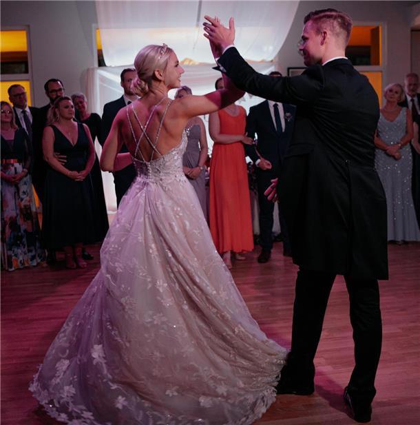 Hochzeit von Marius Beer-Morck und Vanessa Beer: Bei der Hochzeitsmesse in Bremerhaven wird es auch einen Tanzworkshop geben für den perfekten Hochzeitstanz.