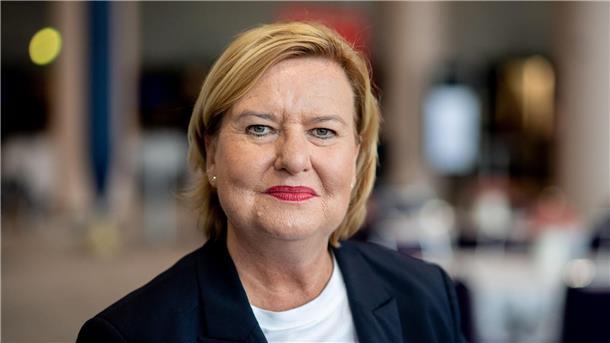 SPD nominiert Eva Högl als Senatorin für Inneres und Sport Högl war in der SPD-Bundestagsfraktion mit für die Innen- und Rechtspolitik verantwortlich.
