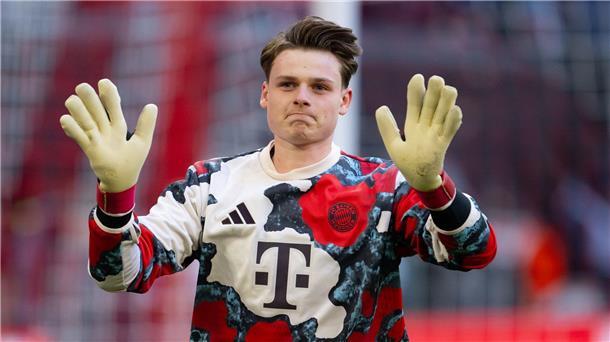 Neuer mit Torwart-Prognose - Später Neuzugang für Kompany Hofft auf Bayern-Einsätze: Neuzugang Jonas Urbig.