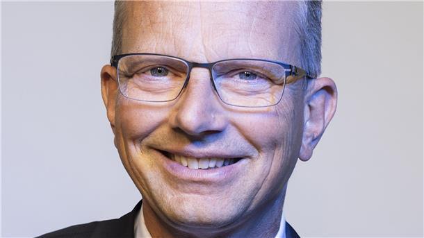 Holger Banik wird die Hafengesellschaft Niedersachsen Ports sowie die JadeWeserPort Realisierungsgesellschaft weiterhin führen. 