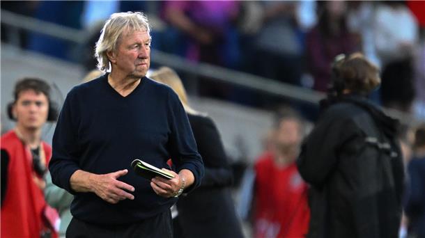 Hrubesch: Frauenfußball erst auf dem halben Weg Horst Hrubesch sieht eine große Zukunft für den Frauenfußball.
