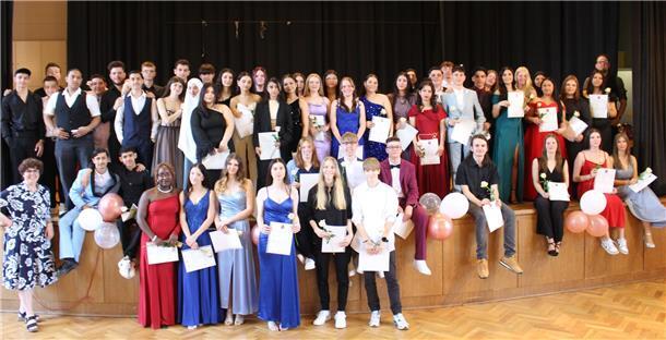 Humboldtschule, Abschlussklasse 24: 1. Reihe (von links nach rechts): Fr. Müller...
