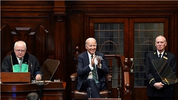 „Ich bin zuhause. Ich bin zuhause.“: US-Präsident Joe Biden spricht im irischen Parlament.