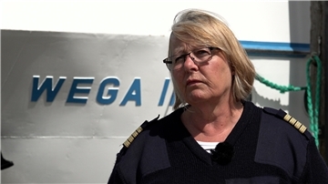 „Ich habe teilweise bei Hochwasser nur 70 bis 80 Zentimeter Wasser unter dem Kiel“, sagt Kapitänin Reinhild Nießen.